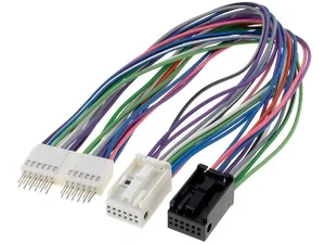4carmedia Quadlock Adapter, 24-Pins Male naar 2x12-Pins Female, voor Voertuigen