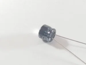 Hitano ELC10UF50P-105-6X5-H 10uF 50V Electrochemical capacitor